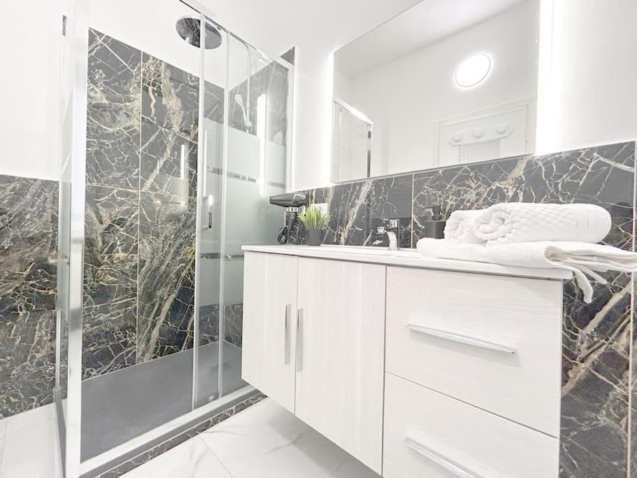 Elegant Apartment - Wifi - Smart Tv - Netflix Genova Exterior foto