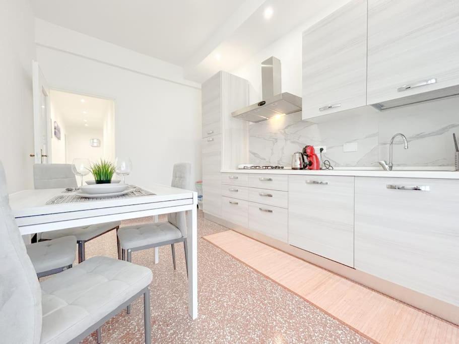 Elegant Apartment - Wifi - Smart Tv - Netflix Genova Exterior foto