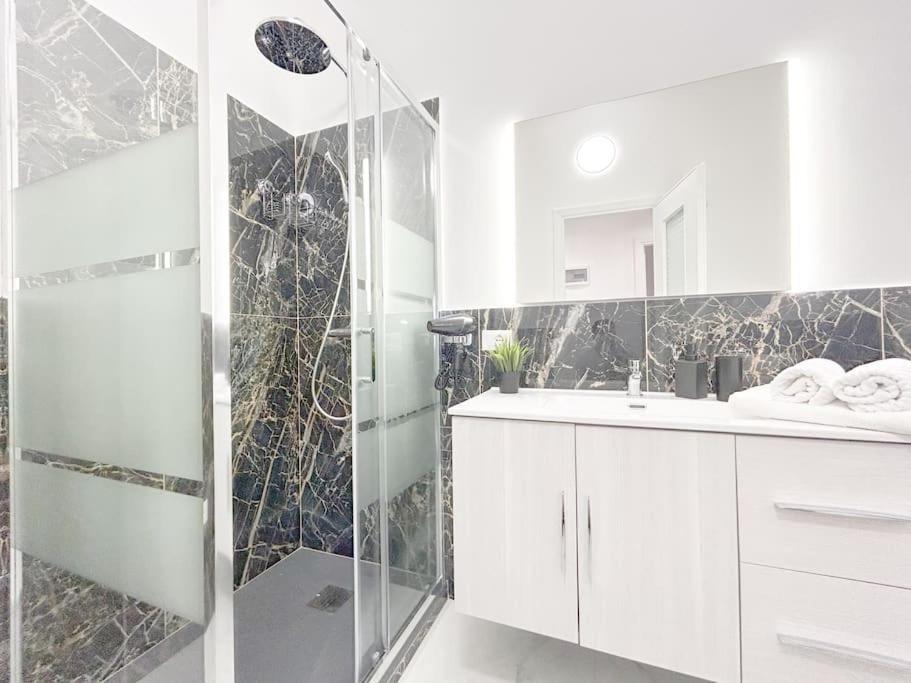 Elegant Apartment - Wifi - Smart Tv - Netflix Genova Exterior foto