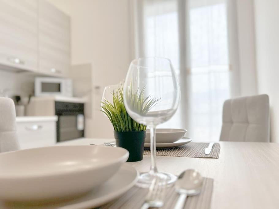 Elegant Apartment - Wifi - Smart Tv - Netflix Genova Exterior foto